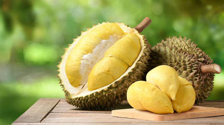 Vietnamese fresh fruits 